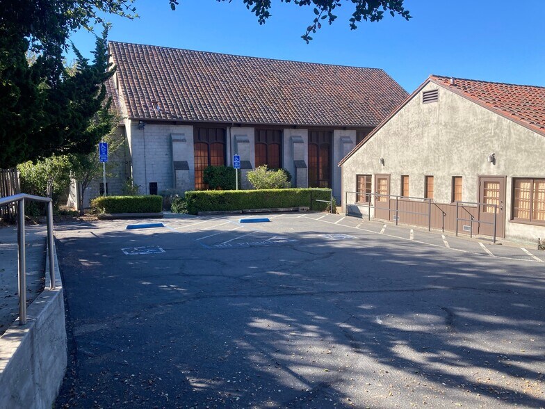 More Photos Of 1521 Spruce St, Berkeley Religious Facility For Lease