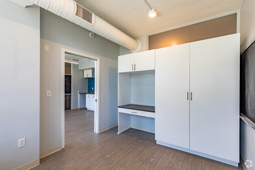 More Photos Of 5220 Troost Ave, Kansas City Apartments For Lease