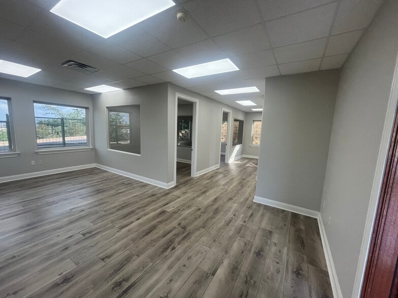 More Photos Of 20500 Fm 1431, Lago Vista Loft Creative Space For Lease