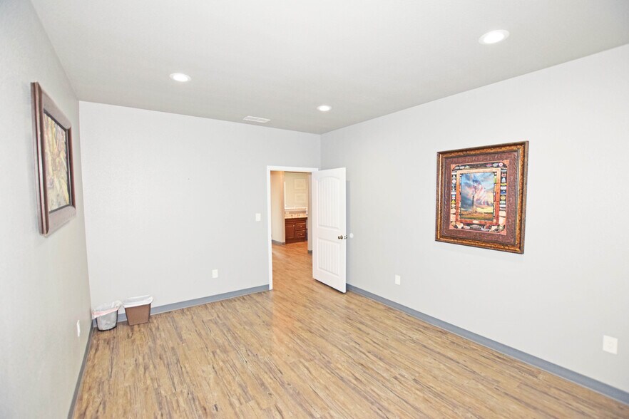 More Photos Of 10503 W County Rd 72, Midland Warehouse For Lease