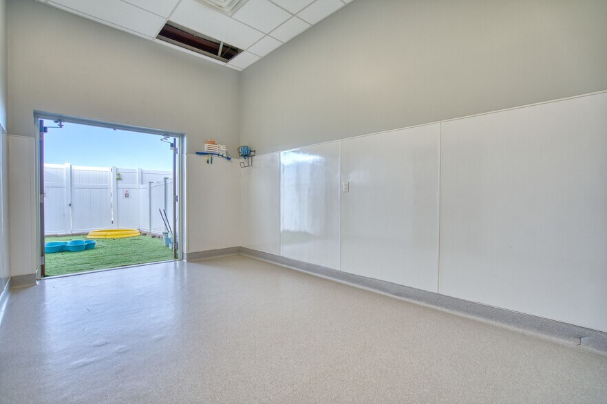 More Photos Of 1651 Skyway Dr, Longmont Warehouse For Sale