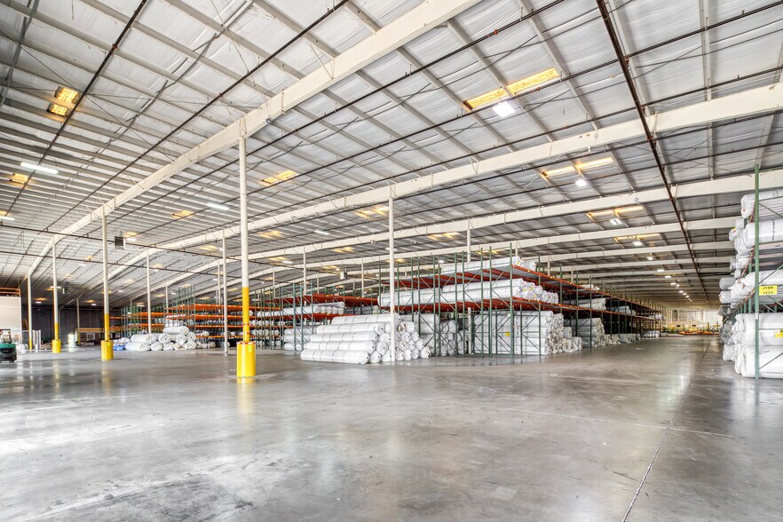 More Photos Of 999 Enterprise Dr, Dalton Distribution For Sale