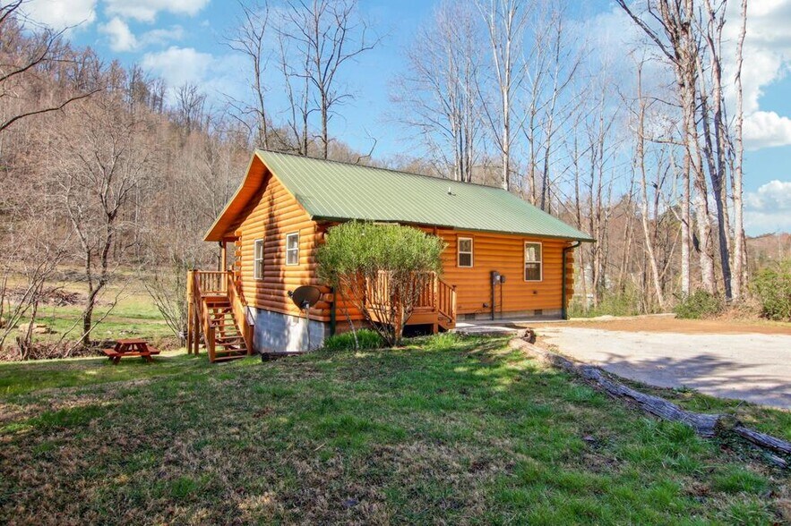More Photos Of 33 Shepherds Creek rd, Bryson City Specialty For Sale
