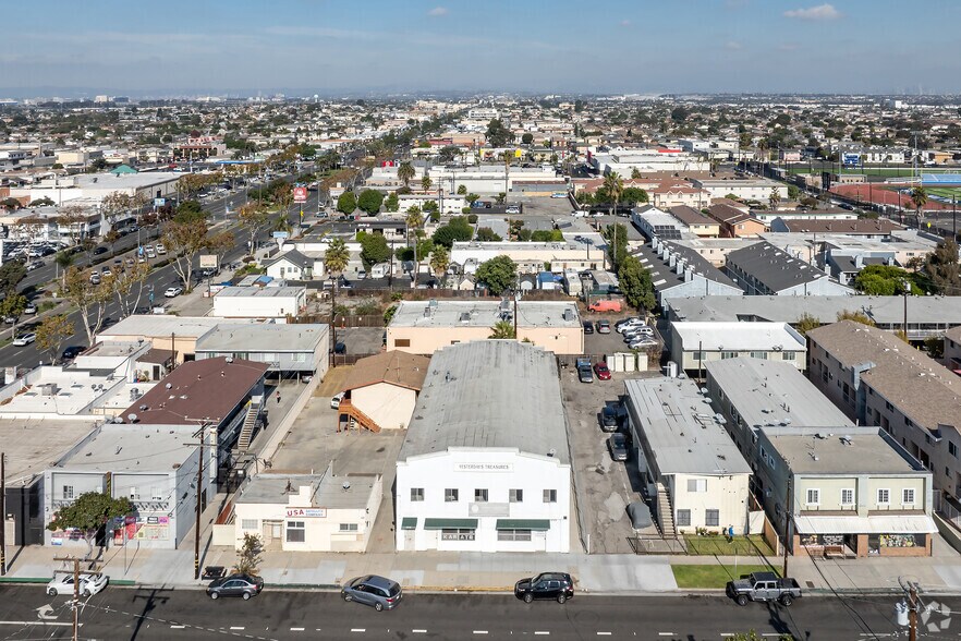 More Photos Of 4333-4335 W 147th St, Lawndale Office For Sale