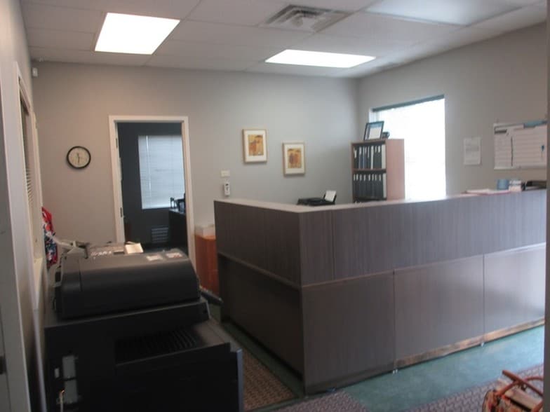 More Photos Of 5039-5051 13th St SE, Calgary Warehouse For Lease