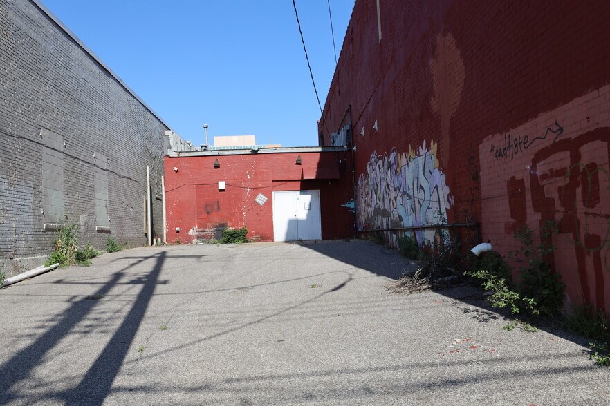 More Photos Of 710 N Broadway Ave, Oklahoma City Storefront For Lease