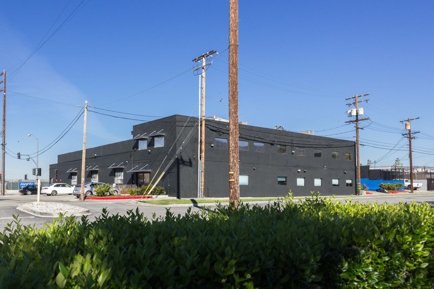 More Photos Of 3000 N Hollywood Way, Burbank Office For Lease