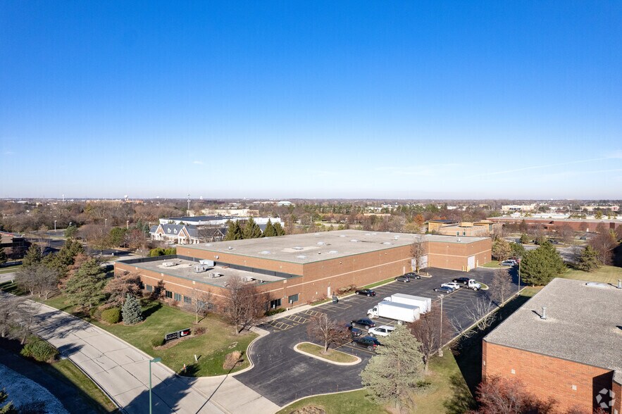 More Photos Of 950-990 Corporate Woods Pky, Vernon Hills Unknown For Lease