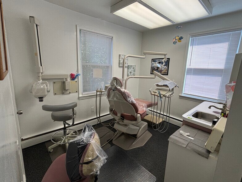More Photos Of 1201 Easton Rd, Roslyn Office For Sale
