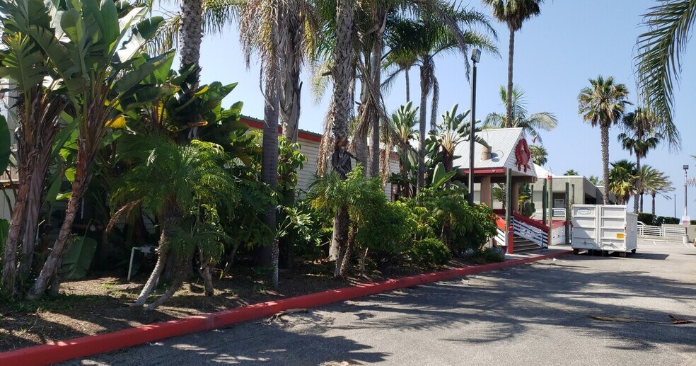 More Photos Of 230 Portofino Way, Redondo Beach Restaurant For Lease