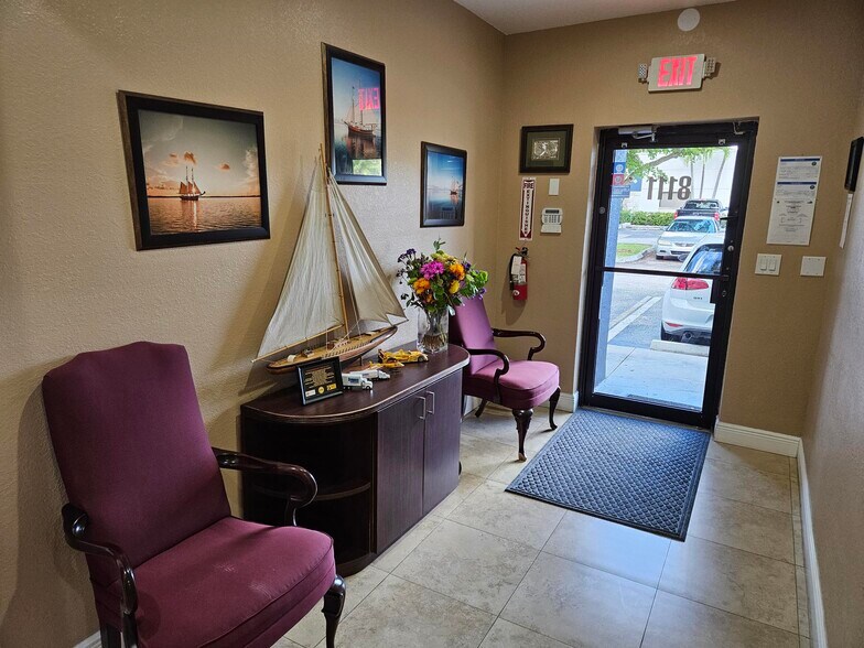 More Photos Of 8111-8119 NW 33rd St, Miami Warehouse For Sale