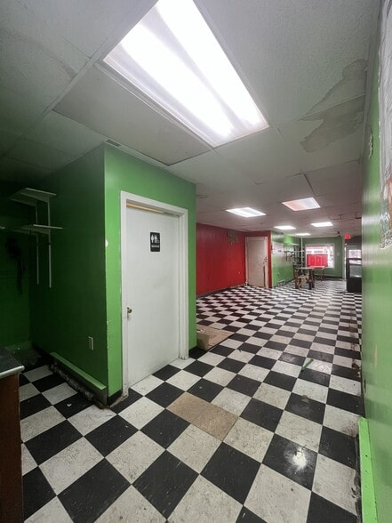 More Photos Of 966 State St, New Haven Storefront Retail Residential For Lease
