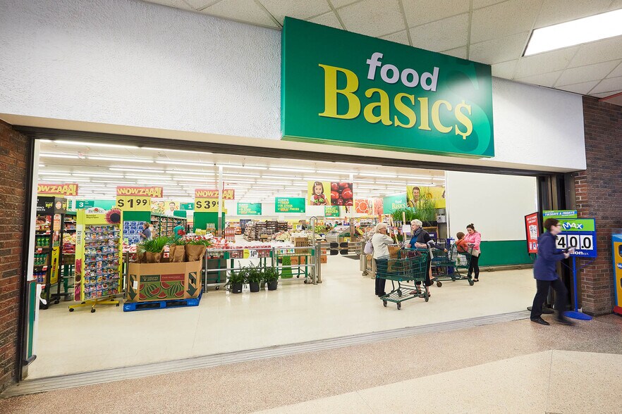 More Photos Of 1100 Pembroke St E, Pembroke General Retail For Lease