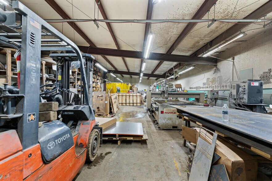 More Photos Of 906 Burnet Ave, Syracuse Warehouse For Sale