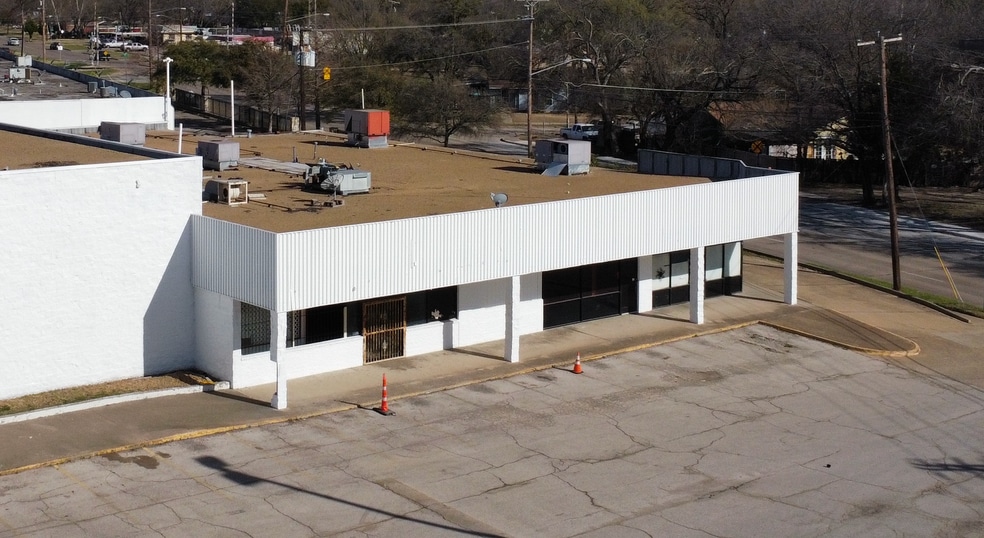 More Photos Of 10710-10724 Garland Rd, Dallas Supermarket For Lease