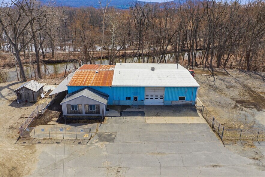 More Photos Of 14 Easthampton Rd, Northampton Warehouse For Lease