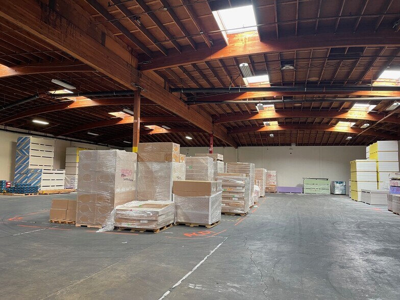 More Photos Of 210 Classic Ct, Rohnert Park Warehouse For Lease