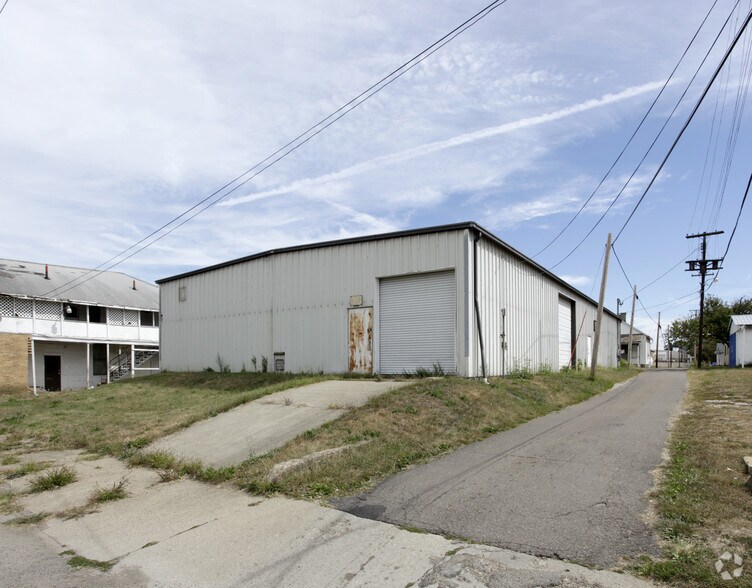 More Photos Of 283 E Main St, Newark Warehouse For Lease