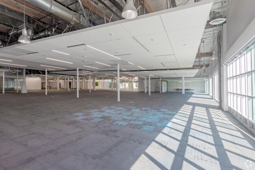 More Photos Of 195 S Milpitas Blvd, Milpitas Research And Development For Lease