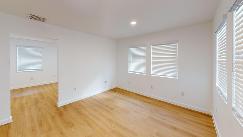 More Photos Of 4311 S 1st St, Austin Office For Lease