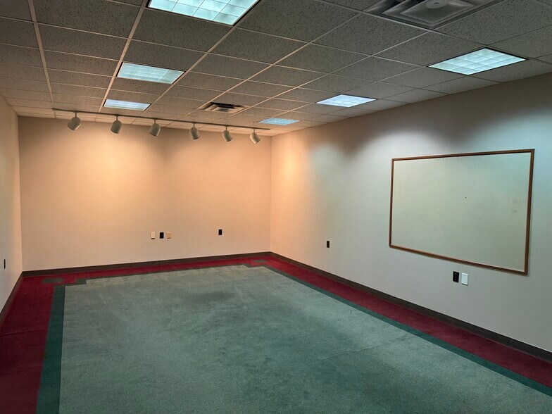 More Photos Of 200 Center St, McKeesport Warehouse For Lease