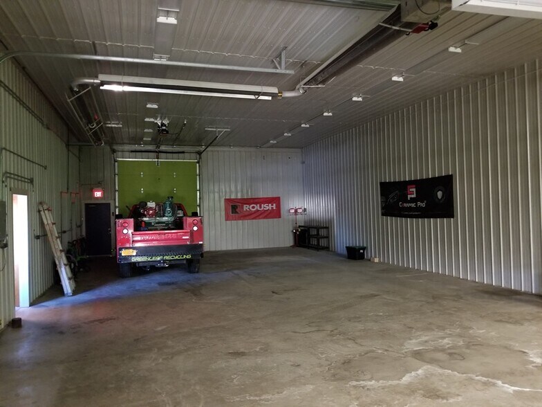 More Photos Of 914 Lackawanna, Horseheads Warehouse For Sale