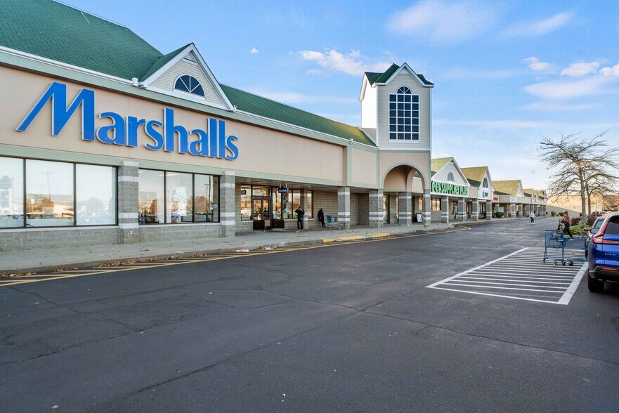 More Photos Of 1-42 Fairhaven Commons Way, Fairhaven Unknown For Lease