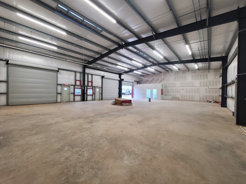 More Photos Of 1722 Cargill, Willis Flex For Sale