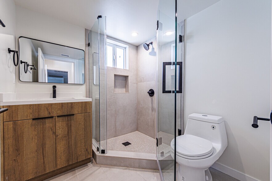 More Photos Of 1857 Crenshaw Blvd, Los Angeles Apartments For Sale