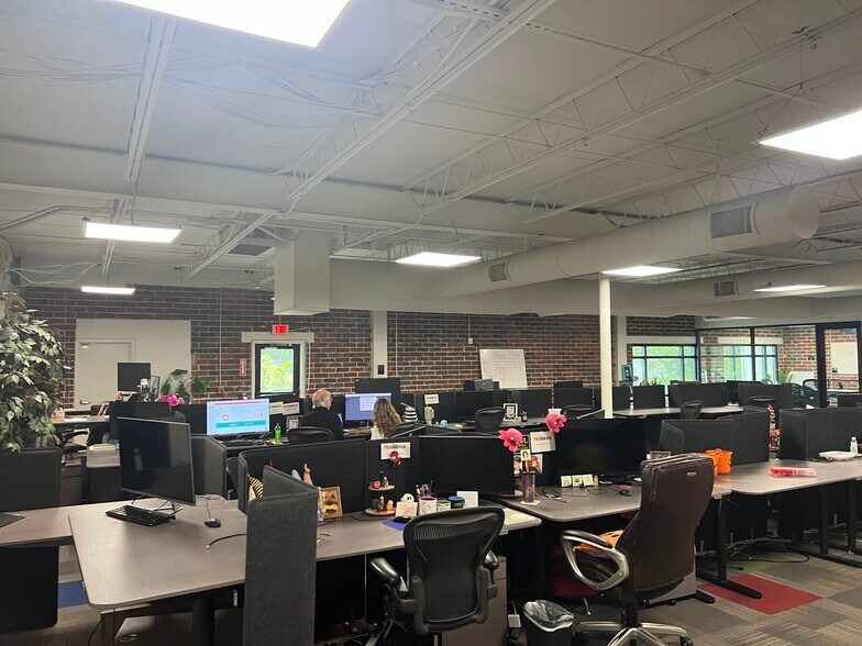 More Photos Of 7490 N 36th St, Pinellas Park Loft Creative Space For Lease