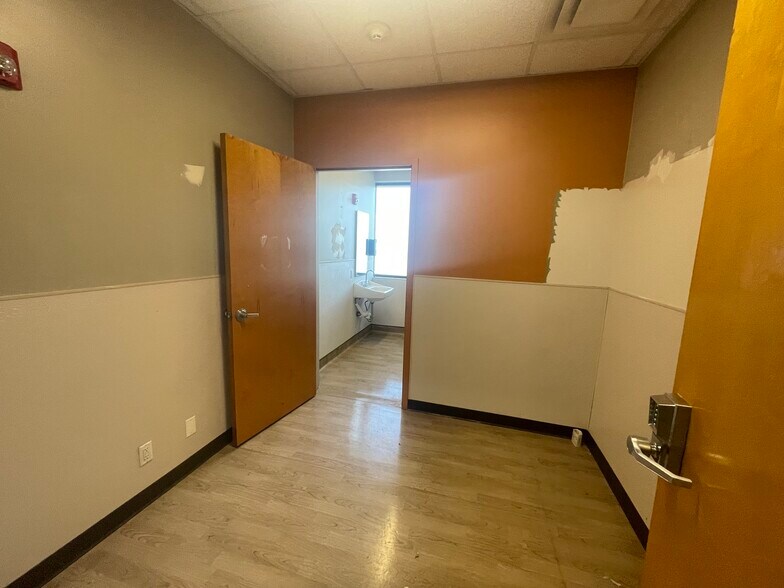 More Photos Of 1515 Jarret Pl, Bronx Hospital For Lease