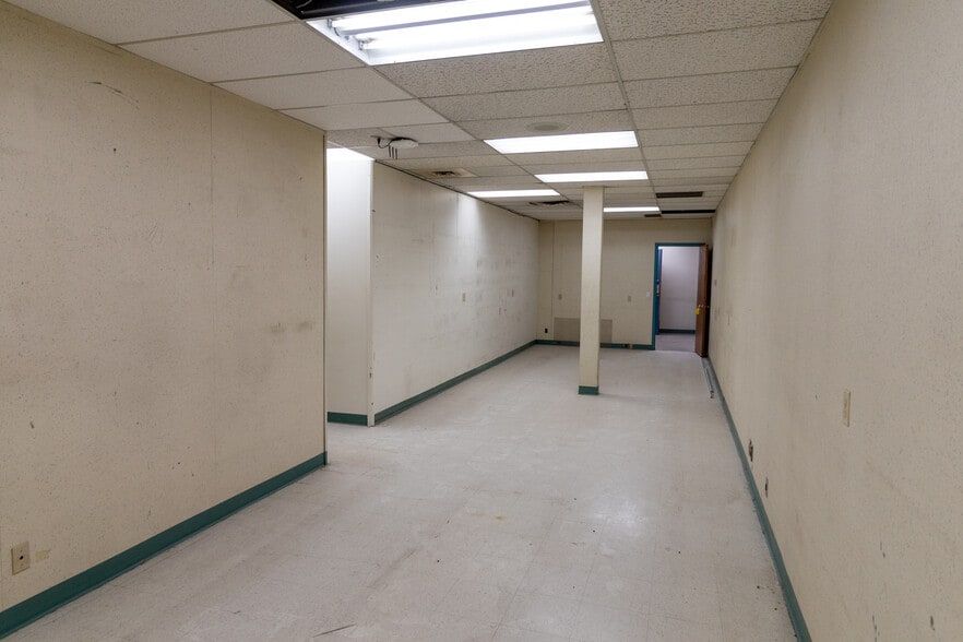 More Photos Of 4041 74th Ave SE, Calgary Warehouse For Lease