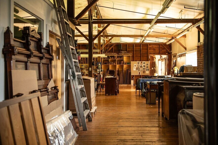 More Photos Of 33 Maple Ave, Claverack Flex For Sale