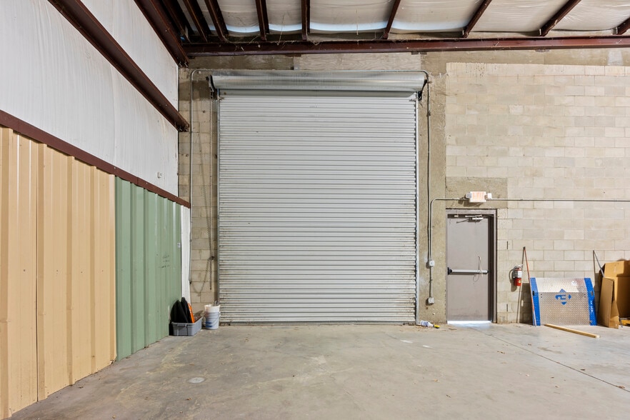 More Photos Of 7065 NW 22nd St, Gainesville Warehouse For Lease