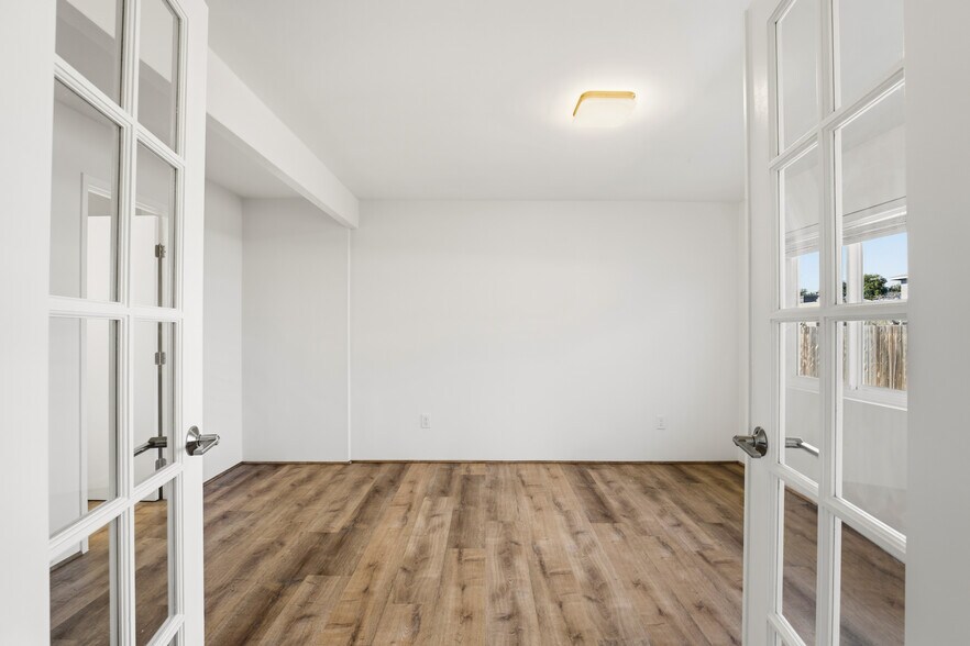 More Photos Of 2652 Jefferson St, Carlsbad Apartments For Sale