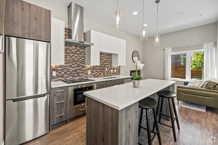 More Photos Of 123 Merritt St, Fort Worth Apartments For Sale