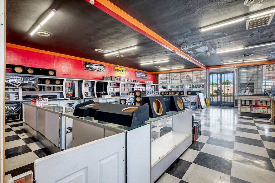 More Photos Of 200 N Cherokee Ln, Lodi Storefront For Sale