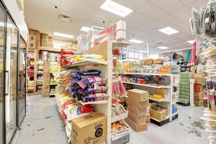 More Photos Of 7400 Elsie Ave, Sacramento Freestanding For Lease