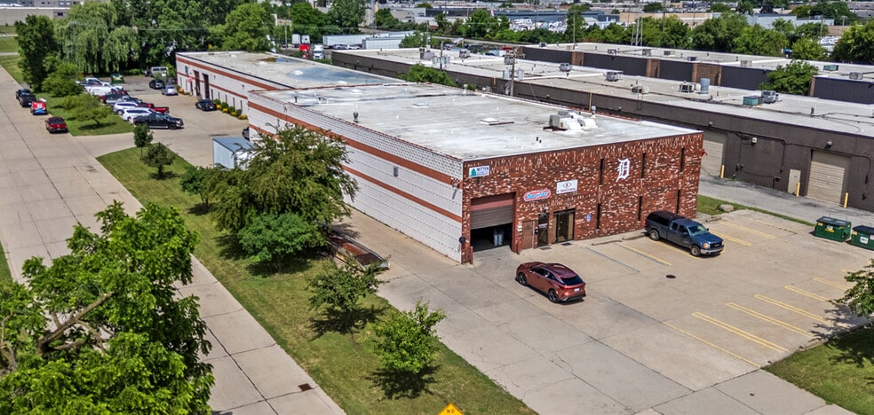Primary Photo Of 12321-12331 Stark Rd, Livonia Warehouse For Lease