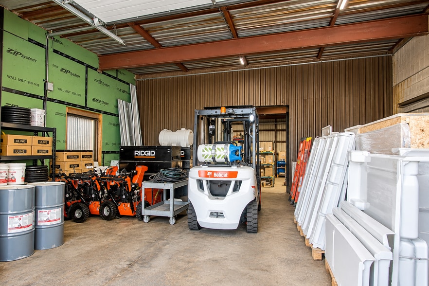 More Photos Of 21 Mainline Dr, Westfield Warehouse For Sale