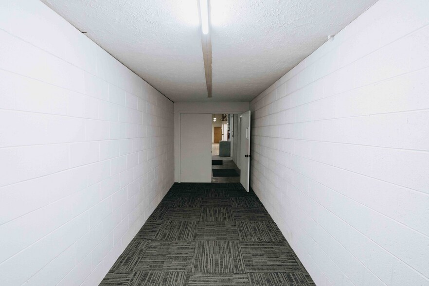 More Photos Of 2565 16th Ave, Columbus Light Manufacturing For Sale