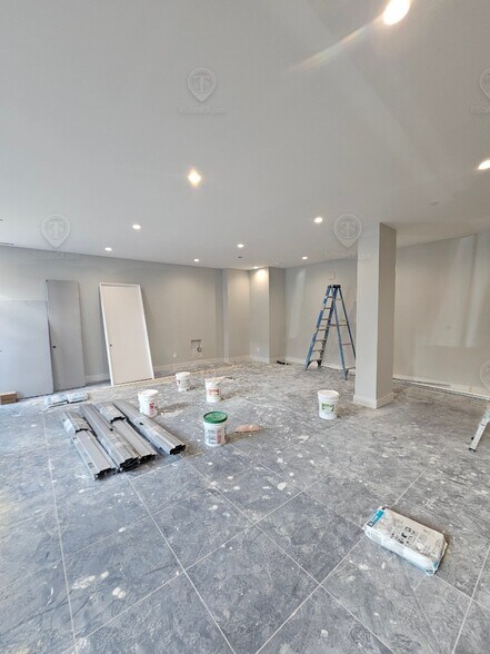 More Photos Of 115 W 190th St, Bronx Specialty For Lease