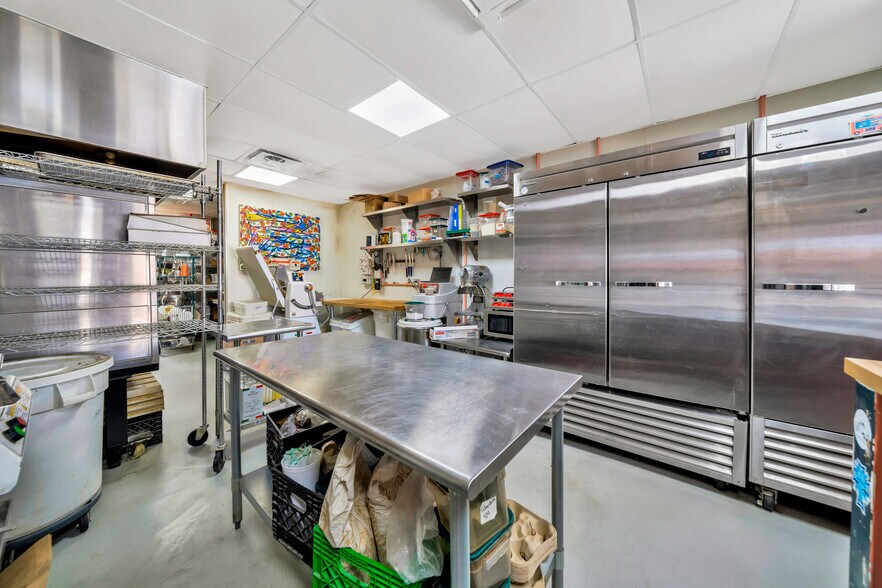 More Photos Of 73489 29 Palms Hwy, Twentynine Palms Restaurant For Sale