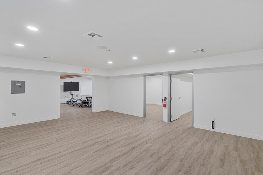 More Photos Of 818 Stewart Ave, Las Vegas Loft Creative Space For Lease