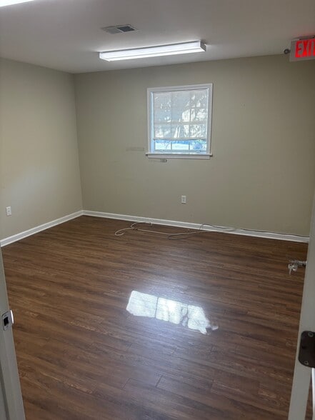 More Photos Of 1125 Bowman Rd, Mount Pleasant Office For Lease