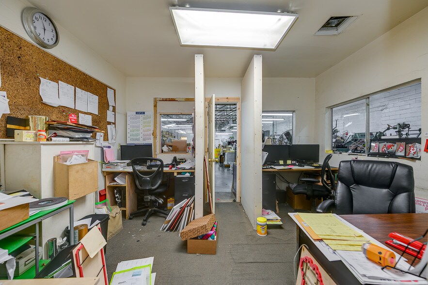 More Photos Of 2154 Irving Blvd, Dallas Light Distribution For Lease