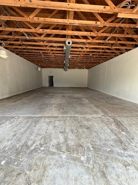 More Photos Of 1428 S Robertson Blvd, Los Angeles General Retail For Lease
