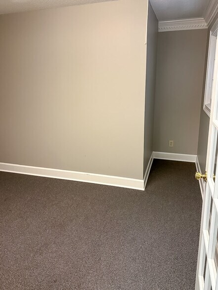 More Photos Of 2601 Sandy Plains Rd, Marietta Office For Sale