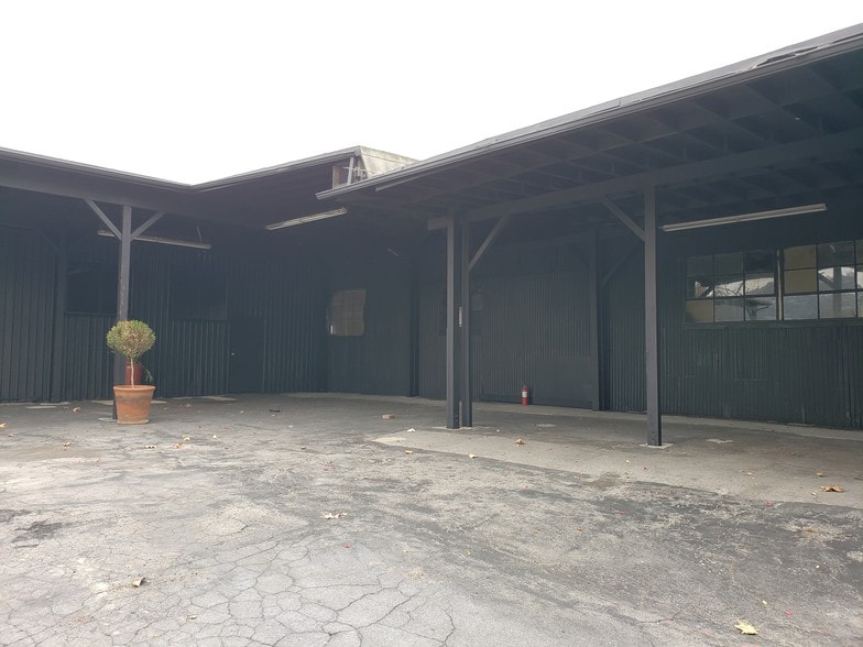 More Photos Of 2425 Glover Pl, Los Angeles Unknown For Lease