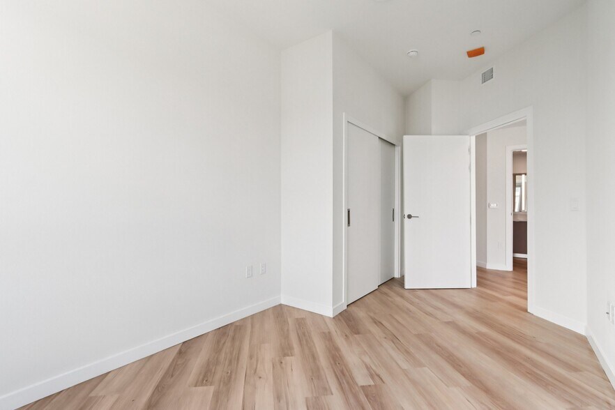 More Photos Of 9900 Venice Blvd, Culver City Apartments For Lease